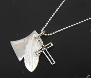 送料無料<br>シルバー925羽付きクロスネックレストップ