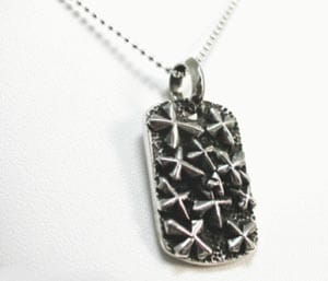 送料無料<br>シルバー925立体クロス散りばめプレートネックレストップ