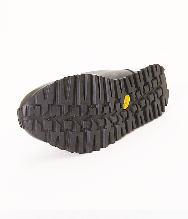 BEAUTIFUL SHOES | LEATHER SNEAKERS (LACELES)