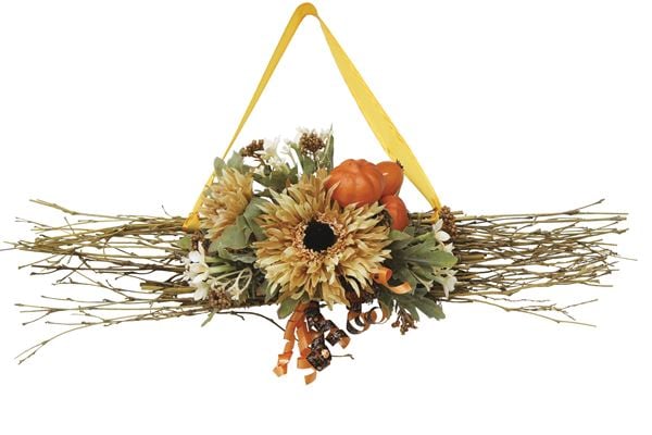 モダンな秋を彩るハロウィンスワッグ飾り