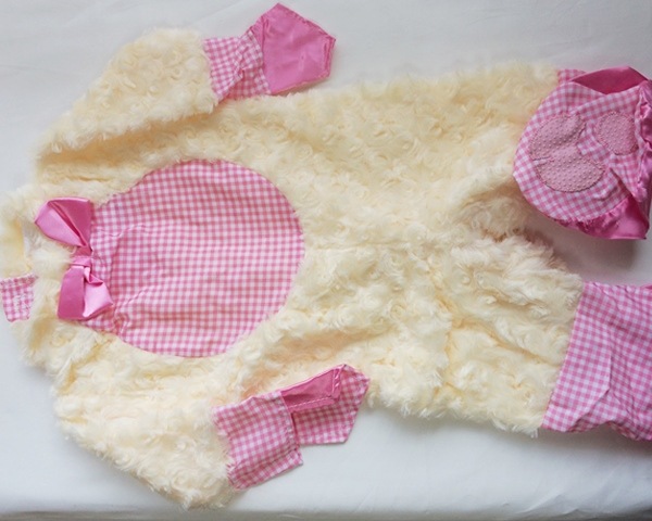 【赤ちゃんヒツジ着ぐるみ】もこもこパーマ風デザインが可愛い｜滑り止め付き＆オムツ替え簡単な羊コスチューム