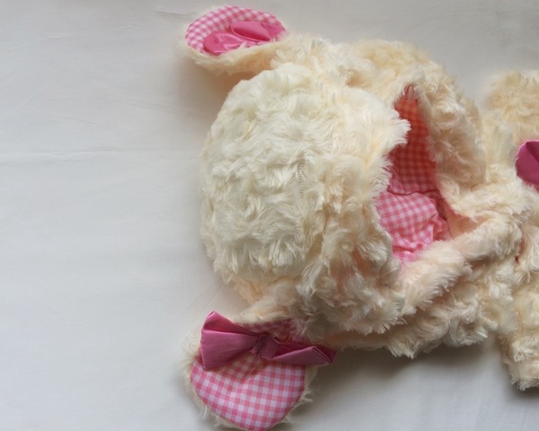 【赤ちゃんヒツジ着ぐるみ】もこもこパーマ風デザインが可愛い｜滑り止め付き＆オムツ替え簡単な羊コスチューム