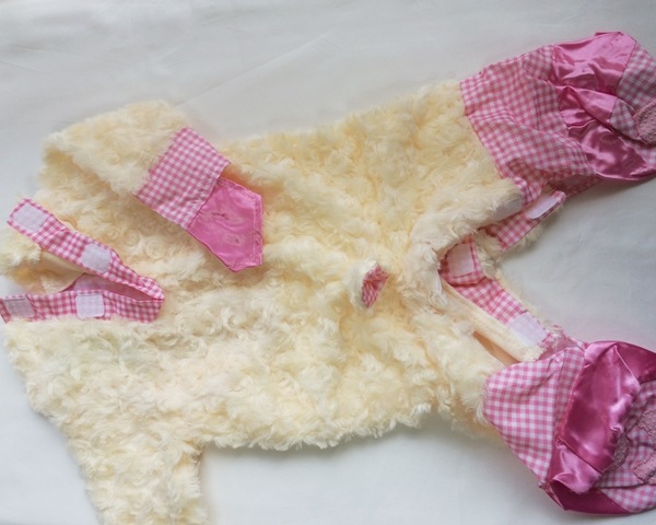 【赤ちゃんヒツジ着ぐるみ】もこもこパーマ風デザインが可愛い｜滑り止め付き＆オムツ替え簡単な羊コスチューム