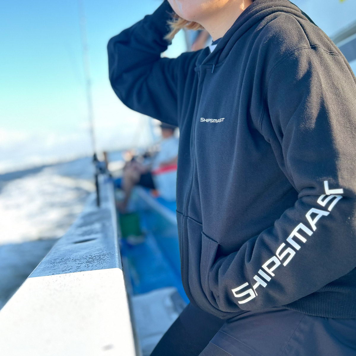 Shipsmastロゴジップフーディー【ブラック】