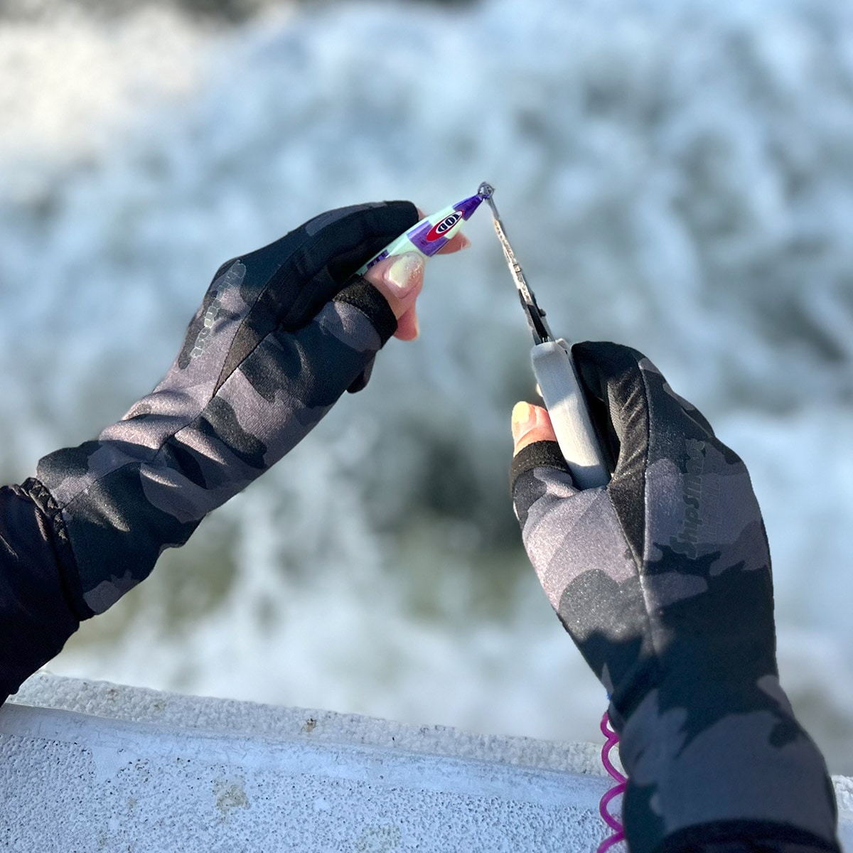 タイタニュームグローブ  3C【ブラックカモ】