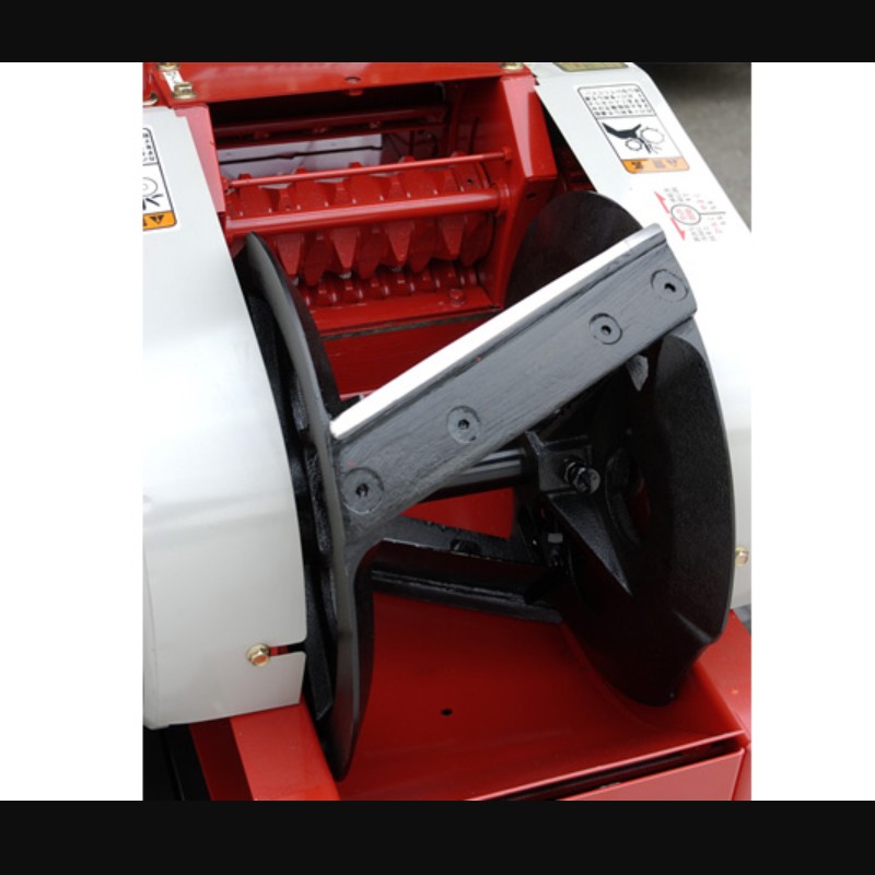果樹園用パワーカッター P-650W 新興和産業 粉砕機 自走式 直径45mm対応 シリンダー式 剪定枝 樹木枝葉 刈草 竹類 稲わら オK 個人宅配送不可 代引不可