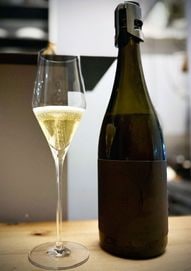 Vina Herzanovi / NV(21,22) Chardonnay Sparkling ¥ô¥£¡¼¥Ë¥ã ¥Ø¥ë¥¶¥Î¥ô¥£¡¿¥·¥ã¥ë¥É¥Í ¥¹¥Ñ¡¼¥¯¥ê¥ó¥° Ë¢