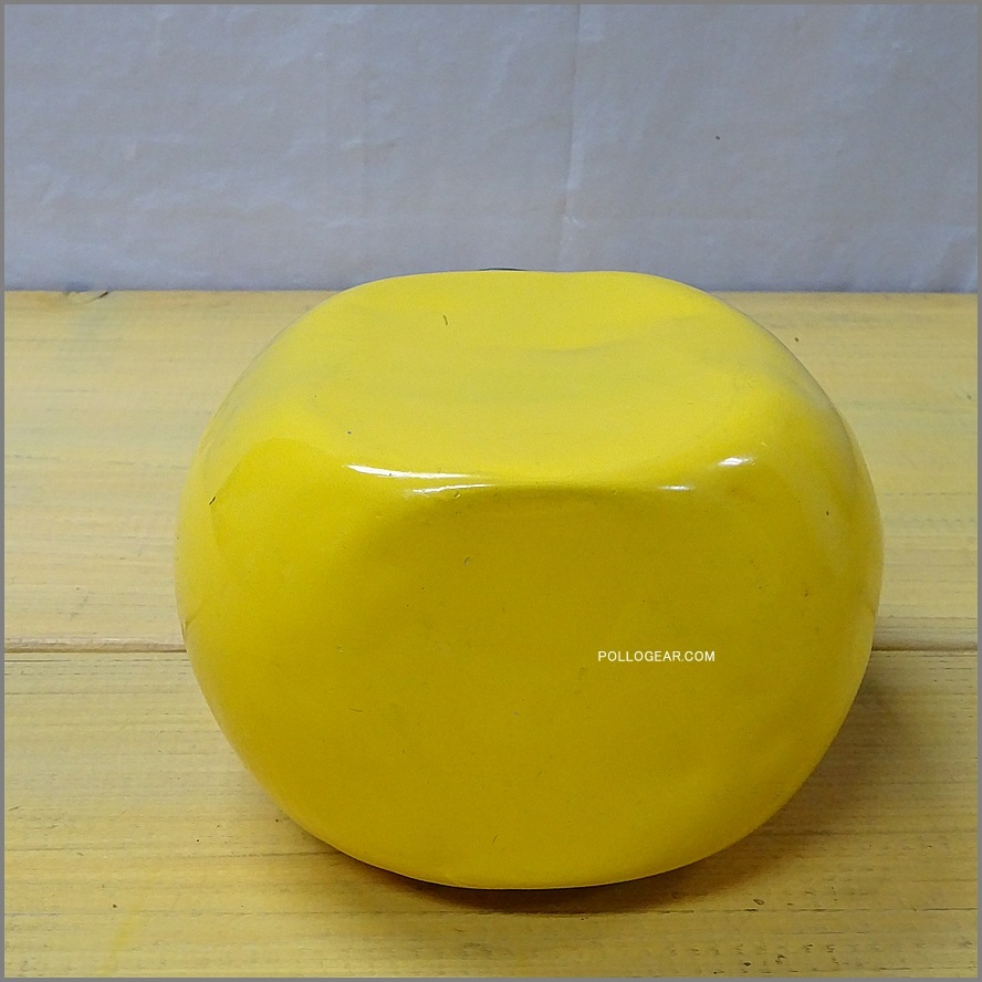 1970年代 グランテトラ 1.0L<BR>旧丸型 LE GRAND TETRAS<BR>シルバーラベル 黄色<BR>VINTAGE ウォーターボトル イエロー