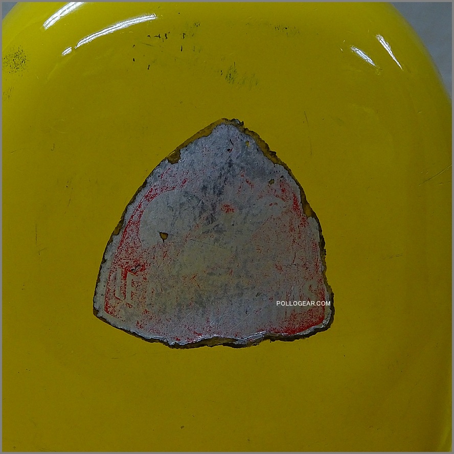 1970年代 グランテトラ 1.0L<BR>旧丸型 LE GRAND TETRAS<BR>シルバーラベル 黄色<BR>VINTAGE ウォーターボトル イエロー