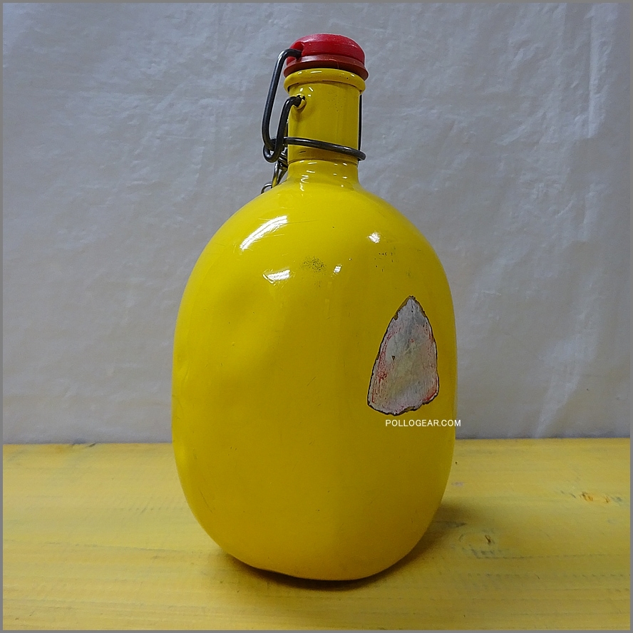 1970年代 グランテトラ 1.0L<BR>旧丸型 LE GRAND TETRAS<BR>シルバーラベル 黄色<BR>VINTAGE ウォーターボトル イエロー