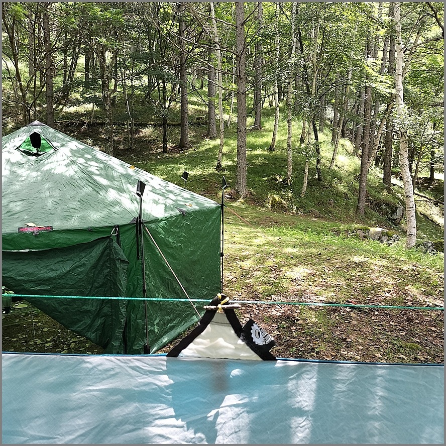 2007年 グラナイトギア<br>8×8 ノーザンライトタープ<br>GRANITE GEAR SILTARP<br>シルタープ スカート付き<br>バイカラー ブルー ホワイト<br>シルナイロン フラットタープ ULTRALIGHT CLASSIC