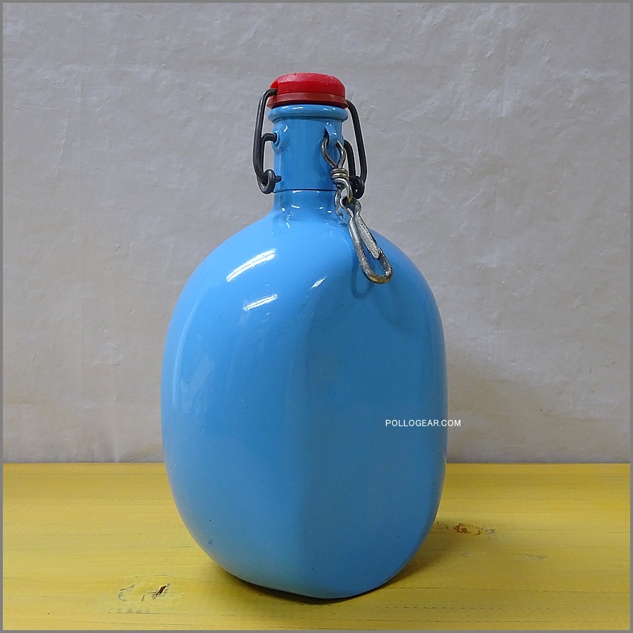 1970年代 グランテトラ 1.0L<BR>旧丸型 LE GRAND TETRAS<BR>シルバーラベル 水色<BR>VINTAGE ウォーターボトル ターコイズブルー