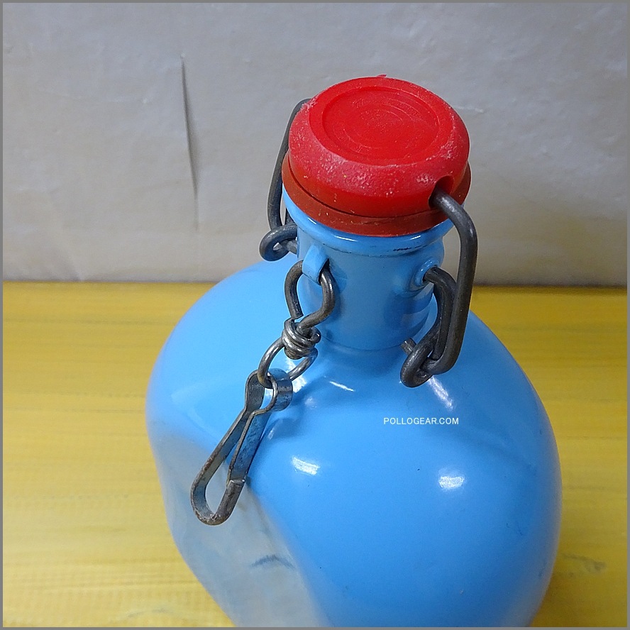 1970年代 グランテトラ 1.0L<BR>旧丸型 LE GRAND TETRAS<BR>シルバーラベル 水色<BR>VINTAGE ウォーターボトル ターコイズブルー