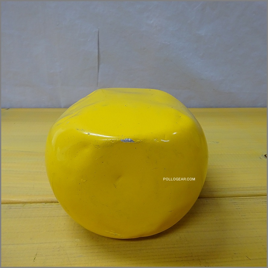 1970年代 グランテトラ 1.0L<BR>旧丸型 LE GRAND TETRAS<BR>シルバーラベル 黄色<BR>VINTAGE ウォーターボトル イエロー