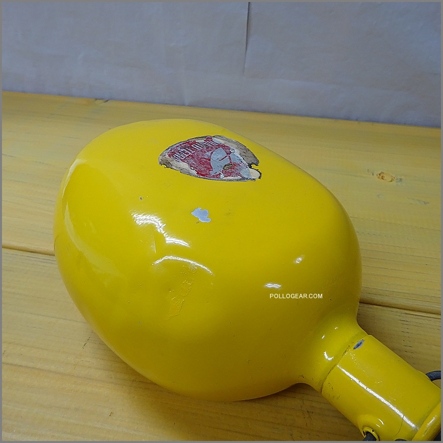 1970年代 グランテトラ 1.0L<BR>旧丸型 LE GRAND TETRAS<BR>シルバーラベル 黄色<BR>VINTAGE ウォーターボトル イエロー