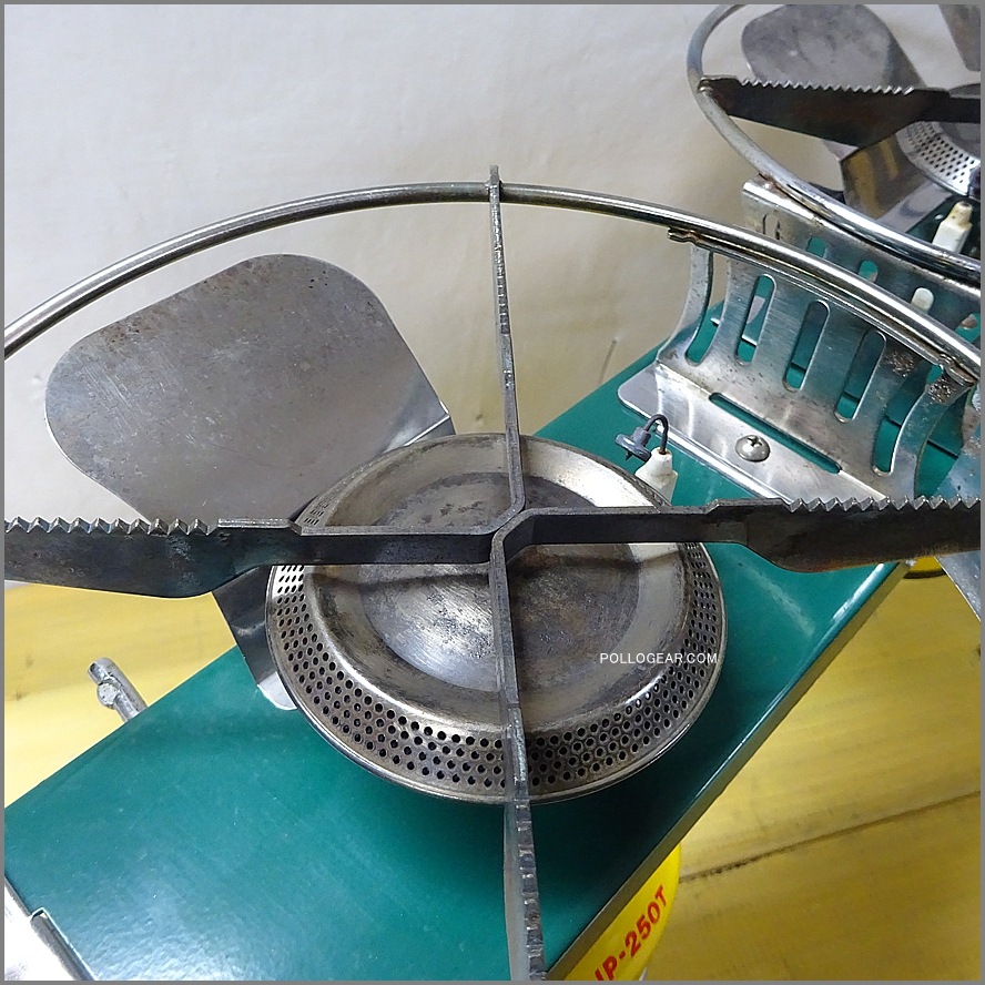 90’s コンパクトツーバーナー<BR>UK製 VINTAGE SUNNGAS<BR>Sunnflair SUNN CAMP<BR>OD缶 ガス ストーブ ビンテージ<BR>グリーンカラー レトロスタイル 