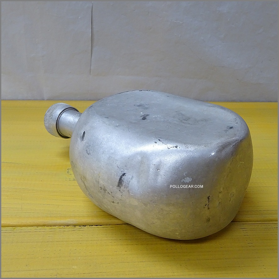 50年代 LE GRAND TETRAS<BR>1.0L スクリューキャップ<BR>VINTAGE グランテトラ ツバ付き<BR>ウォーターボトル ゴールドラベル