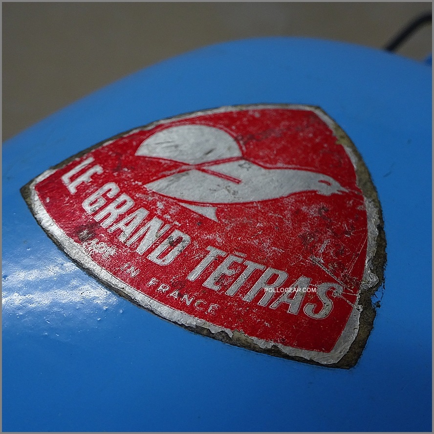 1970年代 グランテトラ 1.0L<BR>旧丸型 LE GRAND TETRAS<BR>シルバーラベル 水色<BR>VINTAGE ウォーターボトル ターコイズブルー