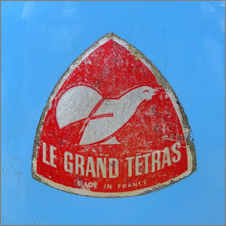 1970年代 グランテトラ 1.0L<BR>旧丸型 LE GRAND TETRAS<BR>シルバーラベル 水色<BR>VINTAGE ウォーターボトル ターコイズブルー