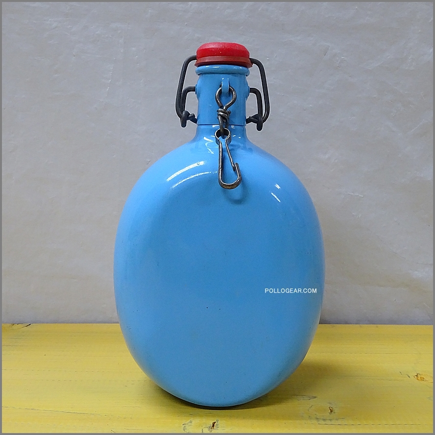 1970年代 グランテトラ 1.0L<BR>旧丸型 LE GRAND TETRAS<BR>シルバーラベル 水色<BR>VINTAGE ウォーターボトル ターコイズブルー
