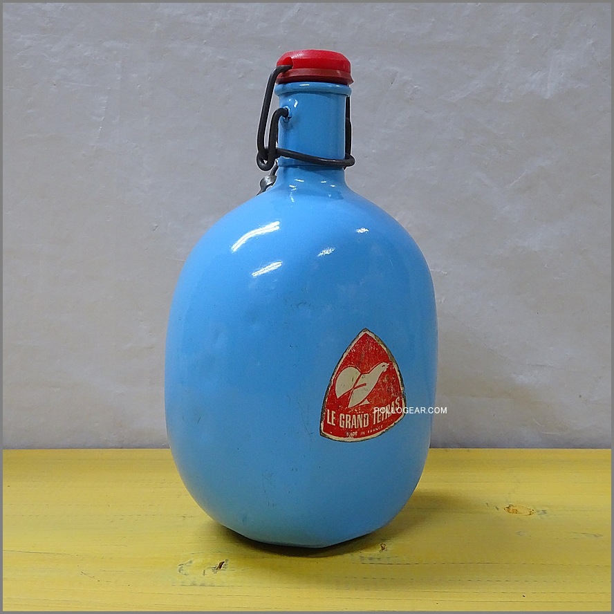 1970年代 グランテトラ 1.0L<BR>旧丸型 LE GRAND TETRAS<BR>シルバーラベル 水色<BR>VINTAGE ウォーターボトル ターコイズブルー