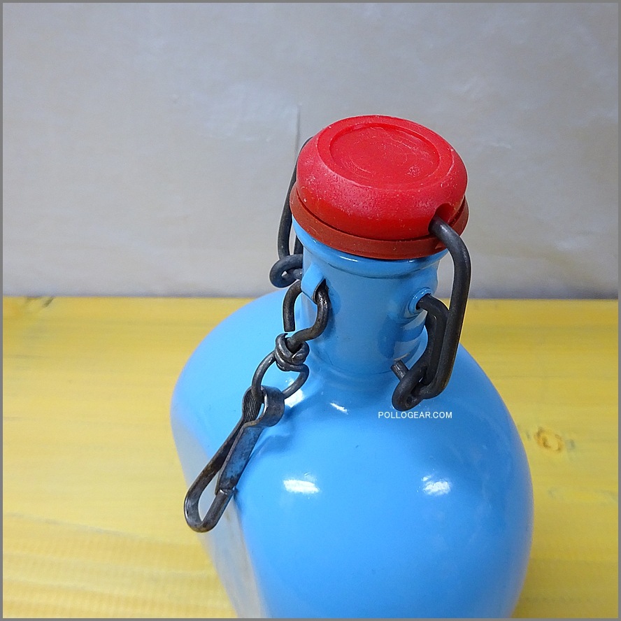 1970年代 グランテトラ 1.0L<BR>旧丸型 LE GRAND TETRAS<BR>シルバーラベル 水色<BR>VINTAGE ウォーターボトル ターコイズブルー