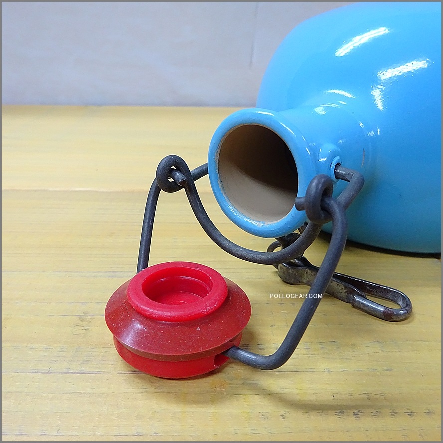 1970年代 グランテトラ 1.0L<BR>旧丸型 LE GRAND TETRAS<BR>シルバーラベル 水色<BR>VINTAGE ウォーターボトル ターコイズブルー