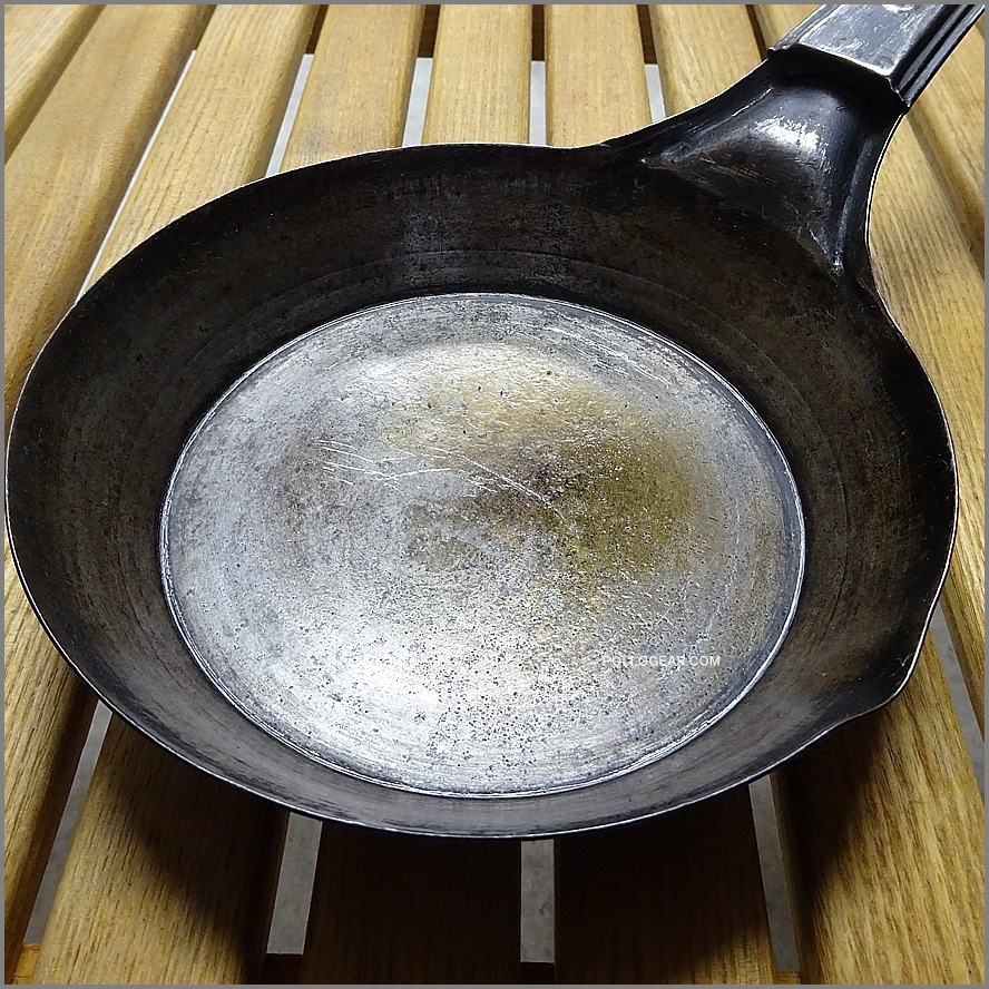 1950年代 COLD HANDLE<BR> ビンテージ フライパン<BR>鉄フライパン