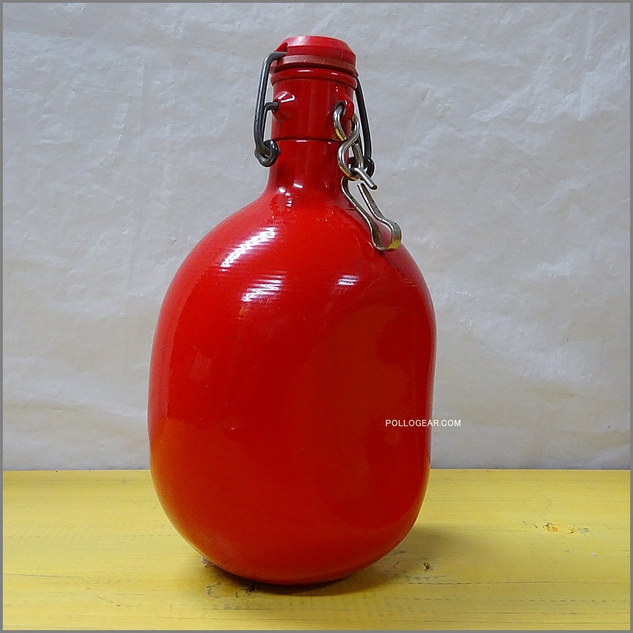 1980年代 グランテトラ 0.75L<BR>丸型 LE GRAND TETRAS<BR>VINTAGE ウォーターボトル<br>赤 レッド ビンテージキャンプ