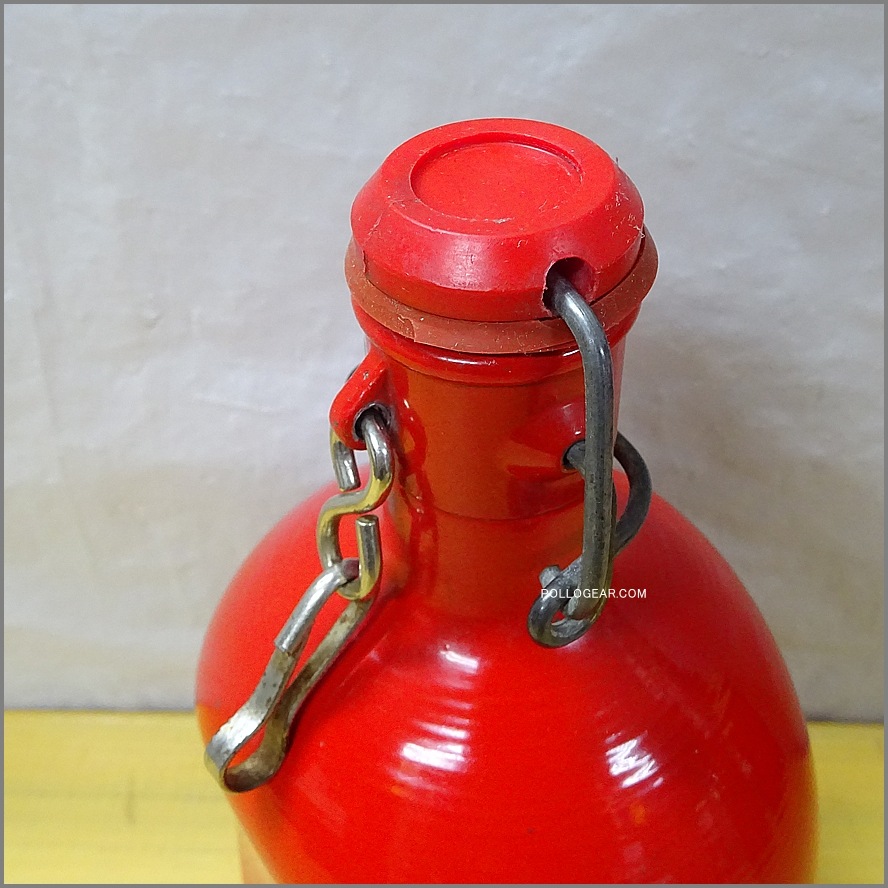 1980年代 グランテトラ 0.75L<BR>丸型 LE GRAND TETRAS<BR>VINTAGE ウォーターボトル<br>赤 レッド ビンテージキャンプ