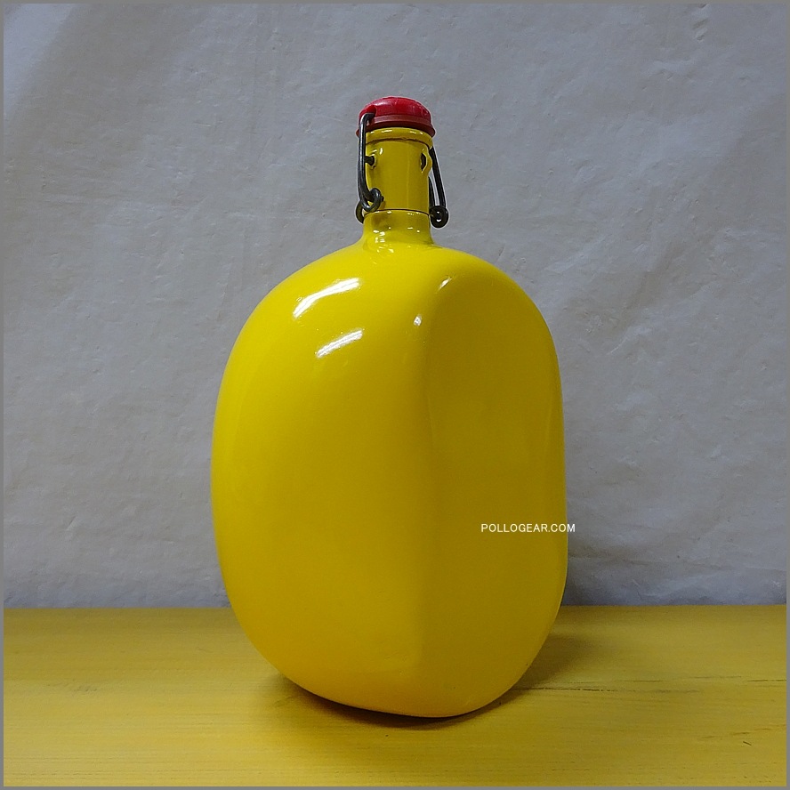 2.0L グランテトラ 1960年代<BR>旧丸型 LE GRAND TETRAS<BR>シルバーラベル イエロー<BR>VINTAGE ウォーターボトル 黄色
