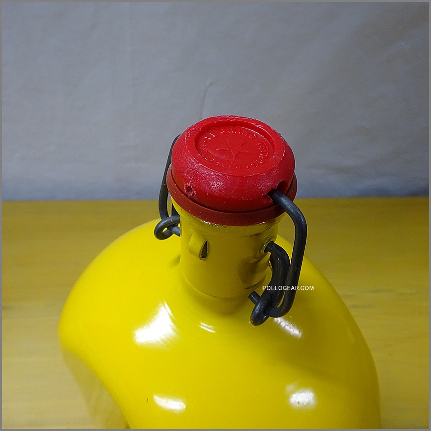 2.0L グランテトラ 1960年代<BR>旧丸型 LE GRAND TETRAS<BR>シルバーラベル イエロー<BR>VINTAGE ウォーターボトル 黄色