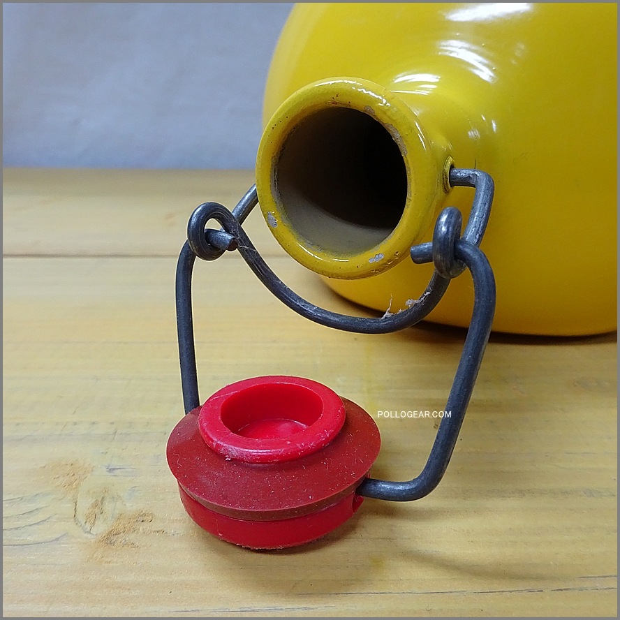 2.0L グランテトラ 1960年代<BR>旧丸型 LE GRAND TETRAS<BR>シルバーラベル イエロー<BR>VINTAGE ウォーターボトル 黄色