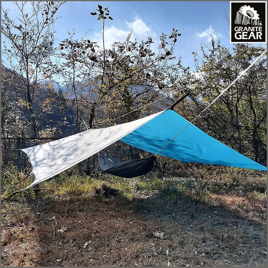 2007年 グラナイトギア 10×12<br>ホワイトライトニングタープ<br>GRANITE GEAR SILTARP<br>シルタープ White Lightning Tarp<br>バイカラー ブルー ホワイト<br>シルナイロン カテナリーカット ULTRALIGHT CLASSIC