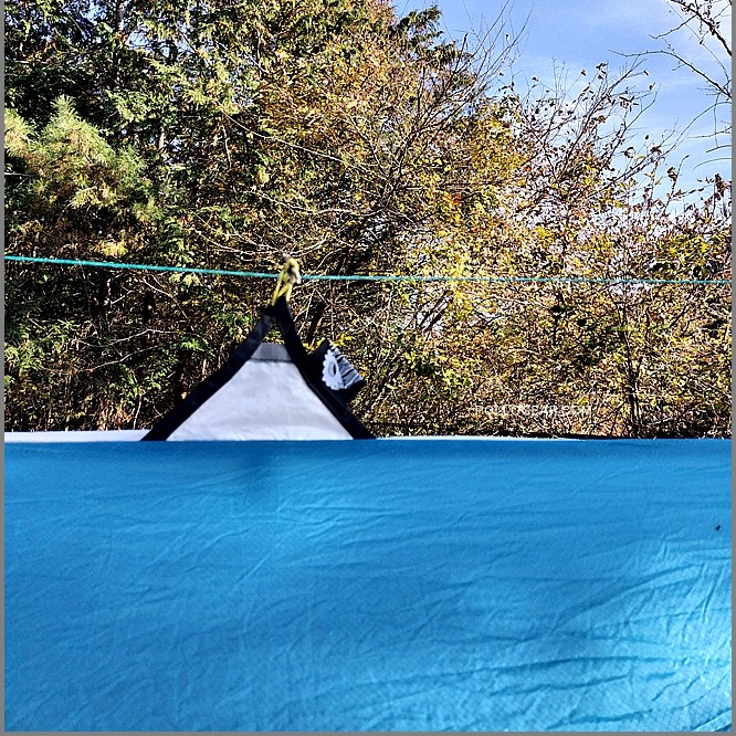 2007年 グラナイトギア 10×12<br>ホワイトライトニングタープ<br>GRANITE GEAR SILTARP<br>シルタープ White Lightning Tarp<br>バイカラー ブルー ホワイト<br>シルナイロン カテナリーカット ULTRALIGHT CLASSIC