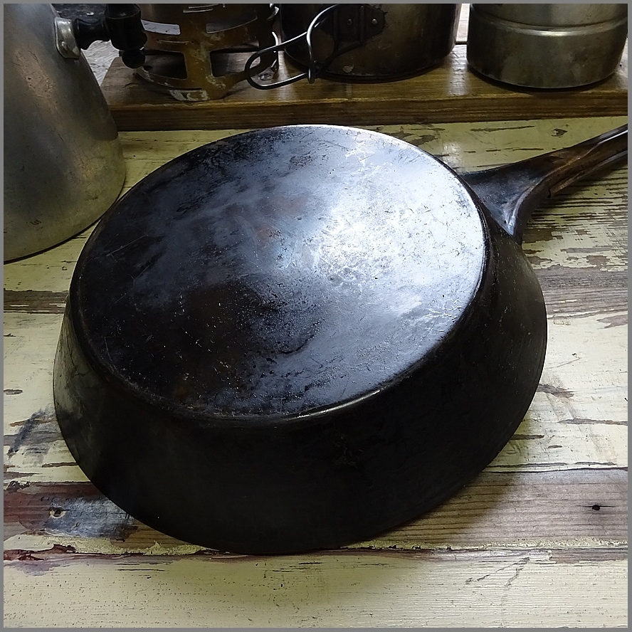 アメリカ ヴィンテージ キノコ フライパン 鍋 レトロポップ アンティーク 料理 1960年代 USA 265㎜<BR> ビンテージ フライパン<BR>鉄フライパン