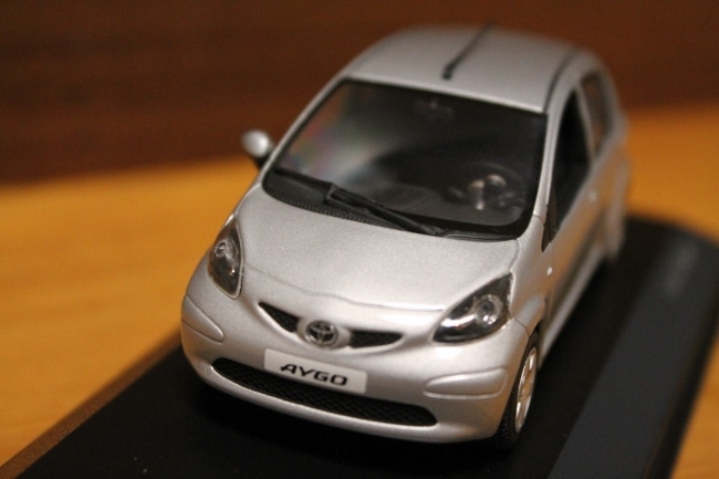 TOYOTA AYGO MINICHAMPS（トヨタ　アイゴ）ミニカー 1/43 TOYOTA AYGO MINICHAMPS（トヨタ アイゴ）ミニカー 1/43 - メルカリ