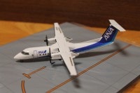 全日空商事 1/200 DHC-8-300 JA804K 羽田空港82番 ラストフライト DH28018|飛行機|模型・プラモデル