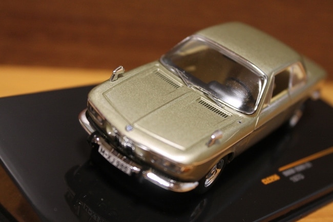 IXO 1/43 BMW 2000 CS 1970 �᥿��å������ѥ� CLC256