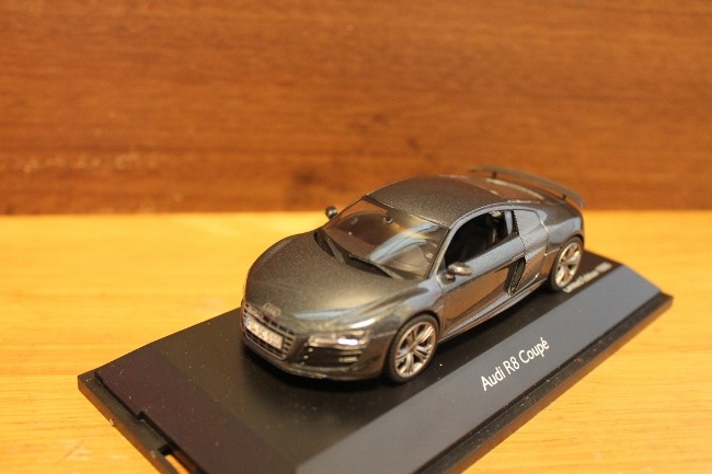 ���女��1/43 �����ǥ� R8 GT �ǥ��ȥʥ��졼 450722800