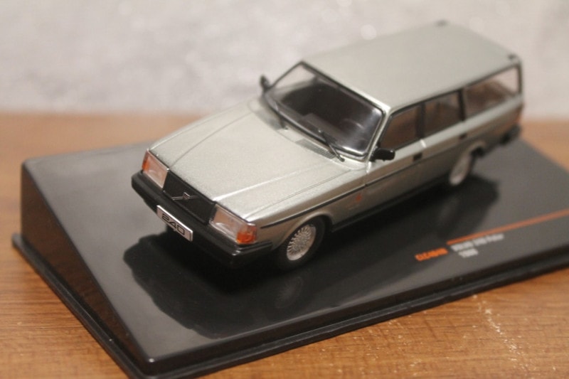 IXO1/43���ܥ�ܡ�240��Polar��1988�����졼��CLC404N