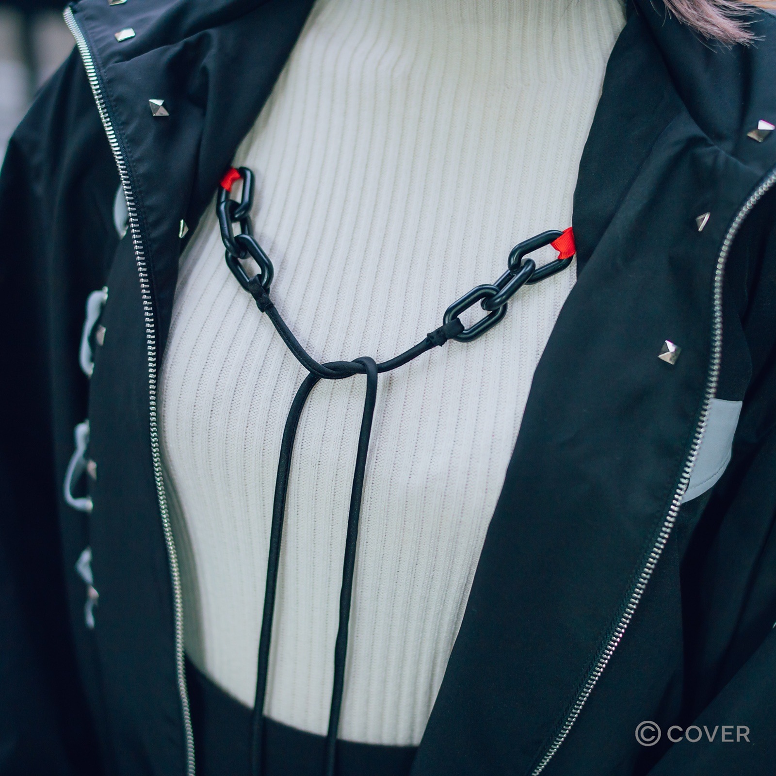 Designed by Axel Syrios.��AxelSyrios jacket��Bonus: Includes a postcard