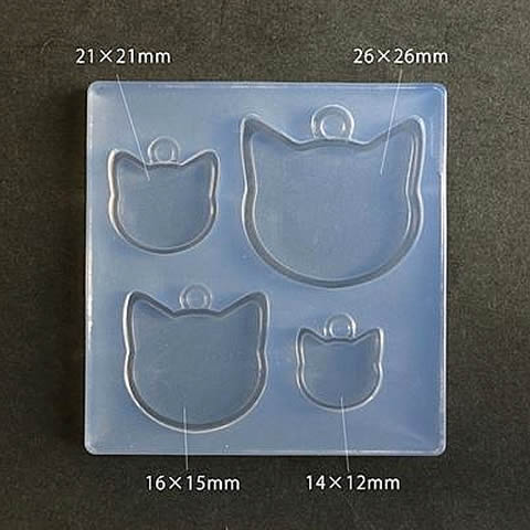 同梱値引100円❤️No.1834 レジン ペンダントトップ 猫 ネコ ねこ ♡ 【