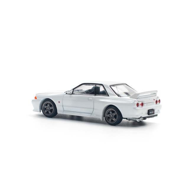1/64 トミカ　ニッサン R32 GT-R ステアリング可動　シャコタン 1/64 トミカ ニッサン R32 GT-R ステアリング可動 シャコタン