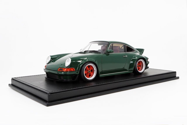 クラシックカー 黄緑/茶色 オープントップ 1/18 Singer DLS Oak Green Metallic シンガー DLS オーク