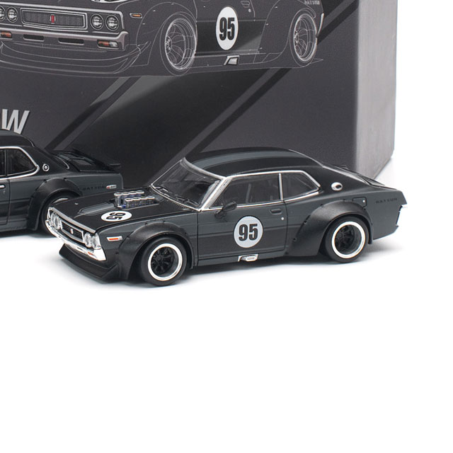 1/64 LAUREL C130 TCS2025 1/64 SKYLINE GT-R V8 DRIFT