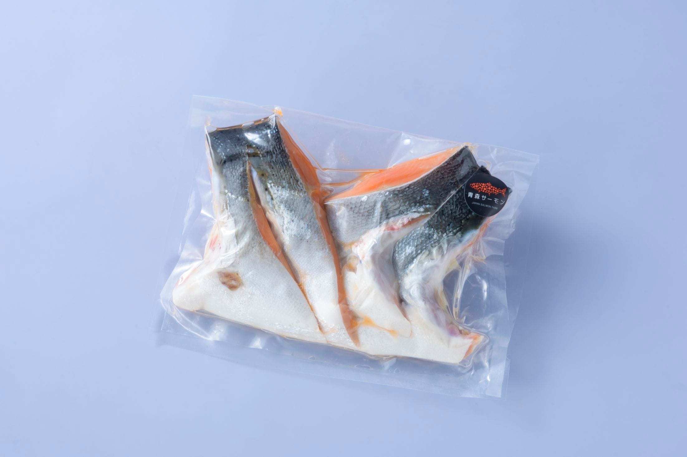 【冷凍】青森サーモン®中塩仕込み 焼き魚用：カマ4切れ入り