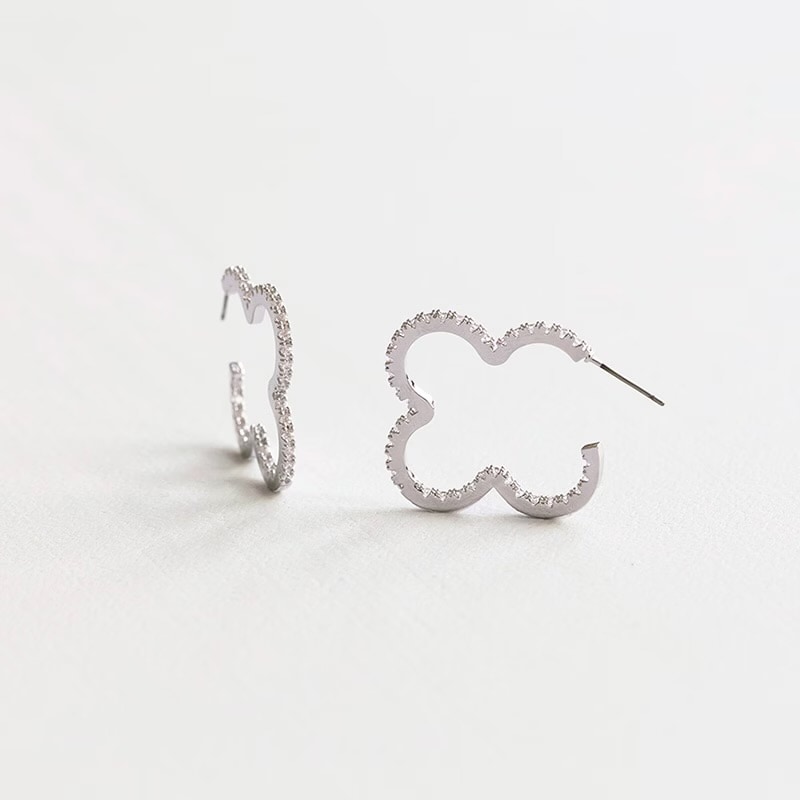 【極美品】sheriche clover hoop pierce シルバー clover hoop pierce (silver) | ALL ITEM | sheriche（シェリッシュ）