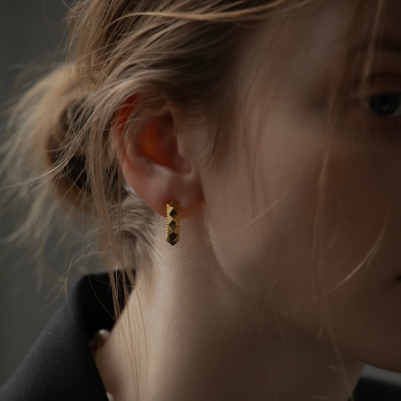 pyramid hoop pierce -gold- | pierce | sheriche（シェリッシュ）