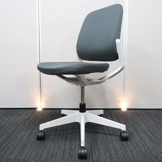 【10％off】【中古】レヴィ(levi) イトーキ(ITOKI) ローバック オフブラック 中古 0240